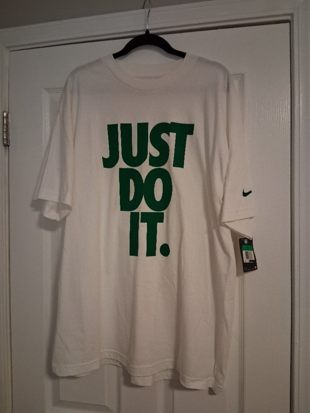 Nike "Just Do It" T-shirt, Men's size XL, White /Green, New with tag.